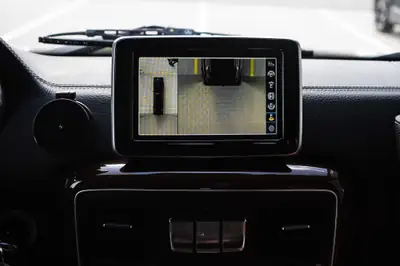 Mercedes-Benz G 500 — Le SUV légendaire avec 421 ch, toit panoramique et technologie premium — Miniatur 13