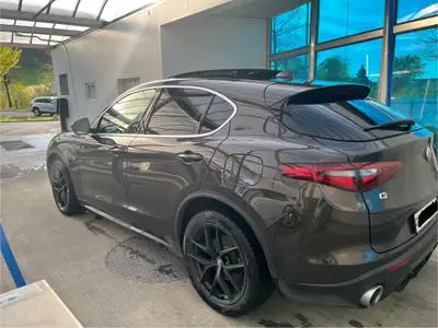 Alfa Romeo Stelvio 2.0 Q4 280 — SUV sportif, quatre roues motrices, très bon état — Heckansicht