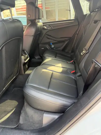 Porsche Macan PDK 245 ch — SUV sportif avec toit panoramique et finition premium — Detail