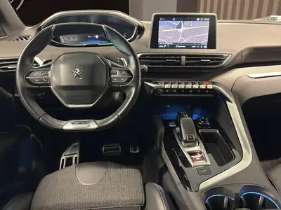 Peugeot 3008 1.6 THP GT Line — SUV polyvalent, transmission automatique, 108 000 km — Armaturenbrett