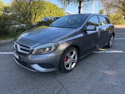 Mercedes-Benz A 180 7G-DCT — Berline urbaine compacte, entretien à jour et garantie possible — vue extérieure