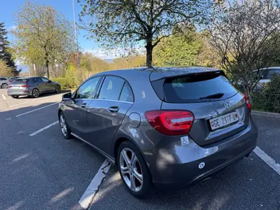Mercedes-Benz A 180 7G-DCT — Berline urbaine compacte, entretien à jour et garantie possible — Miniature 7