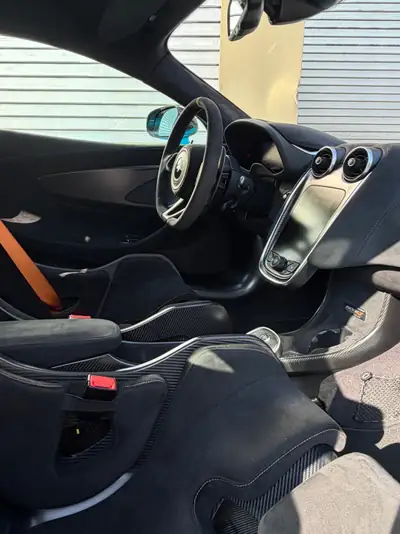 McLaren 600LT Coupé — Supercar British authentique, 21'000 km, spécification MSO unique — Thumbnail 17