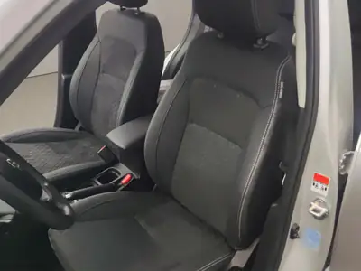 Suzuki Vitara 1.4 T Compact Top Hybrid 4x4 — SUV compact hybride, première main, très faible kilométrage — Thumbnail 7