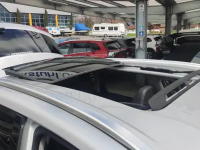 Suzuki Vitara 1.4 T Compact Top Hybrid 4x4 — SUV compact hybride, première main, très faible kilométrage — Thumbnail 13