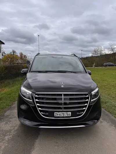 Mercedes-Benz V 250 ExtraLang 4MATIC — Monospace premium 7 places, traction intégrale — vue extérieure