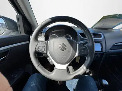 Suzuki Swift 1.2i Sergio Cellano 2014 — Citadine fiable, faible kilométrage et histoire entretenue — Miniature 10