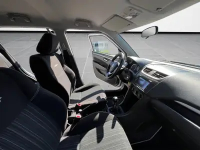 Suzuki Swift 1.2i Sergio Cellano 2014 — Citadine fiable, faible kilométrage et histoire entretenue — Miniature 15