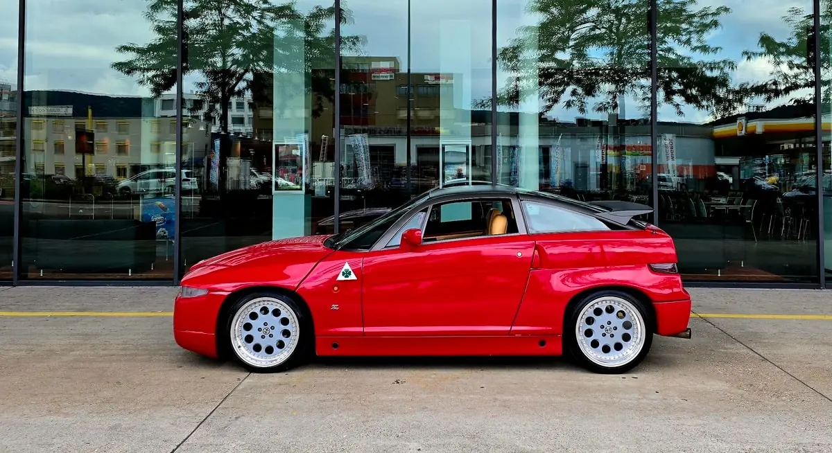 Alfa Romeo S.Z. Zagato 1991 — Coupé sportif légendaire, 78 500 km, sans sinistre — vue extérieure
