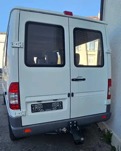 Mercedes-Benz 313 4x4 — Minibus robuste, transmission automatique, 87 500 km — Detail