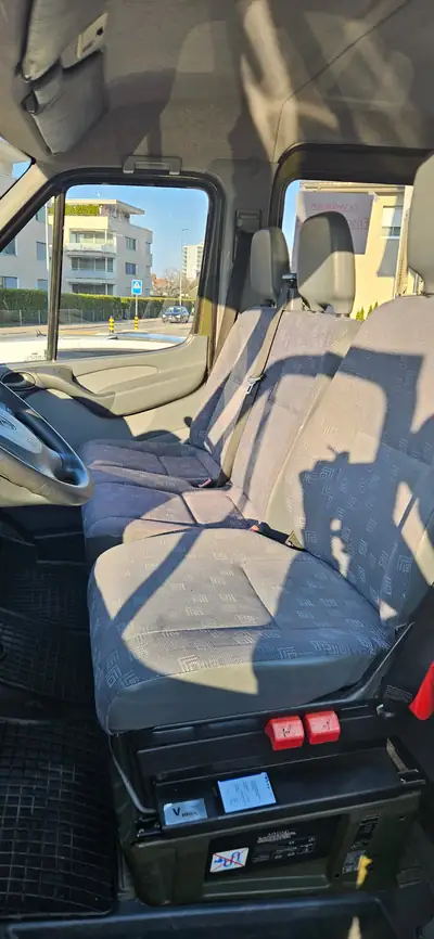 Mercedes-Benz 313 4x4 — Minibus robuste, transmission automatique, 87 500 km — Miniatur 9