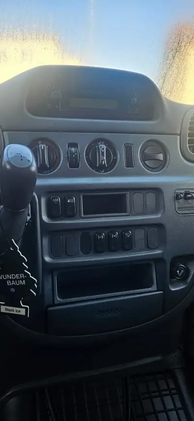 Mercedes-Benz 313 4x4 — Minibus robuste, transmission automatique, 87 500 km — Miniatur 10