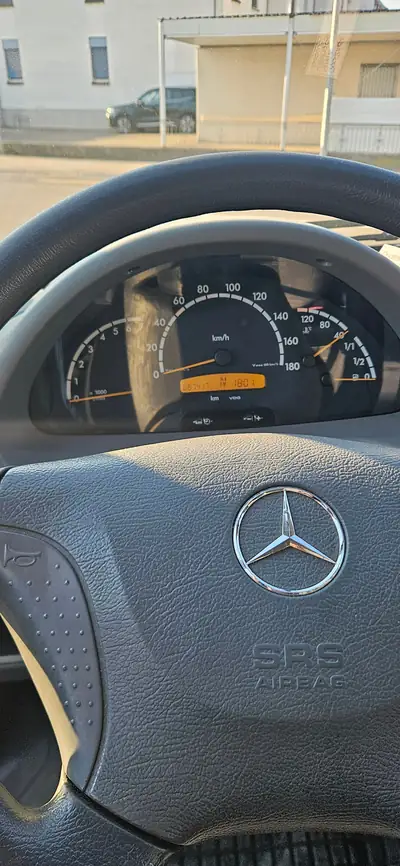 Mercedes-Benz 313 4x4 — Minibus robuste, transmission automatique, 87 500 km — Miniatur 12