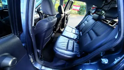 Honda CR-V 2.2 i-DTEC 4WD — SUV fiable, 4 jeux de pneus, expertise 2026 — Miniature 11