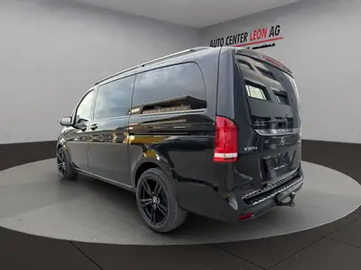 Mercedes-Benz V 300 d Lang — Monospace premium 8 places, traction intégrale et toit panoramique — intérieur