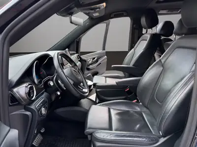 Mercedes-Benz V 300 d Lang — Monospace premium 8 places, traction intégrale et toit panoramique — Miniature 9