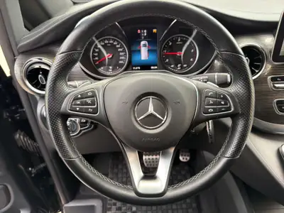Mercedes-Benz V 300 d Lang — Monospace premium 8 places, traction intégrale et toit panoramique — Miniature 10