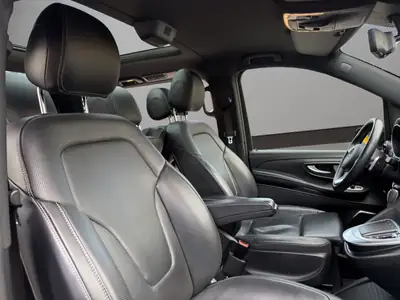 Mercedes-Benz V 300 d Lang — Monospace premium 8 places, traction intégrale et toit panoramique — Miniature 19