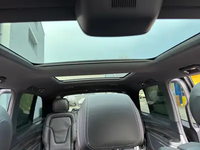Mercedes-Benz V 300 d Lang — Monospace premium 8 places, traction intégrale et toit panoramique — Miniature 20