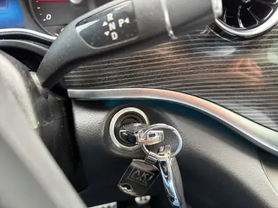 Mercedes-Benz V 300 d Lang — Monospace premium 8 places, traction intégrale et toit panoramique — Miniature 28