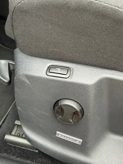 VW Golf Sportsvan 2.0 TDI — Monospace polyvalent, diesel performant, état impeccable — Miniatur 17