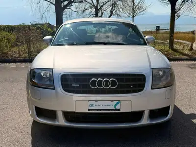 Audi TT Coupé 3.2 quattro — Sportive iconique, 250 ch et transmission automatique — rear view