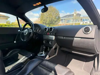 Audi TT Coupé 3.2 quattro — Sportive iconique, 250 ch et transmission automatique — Thumbnail 13
