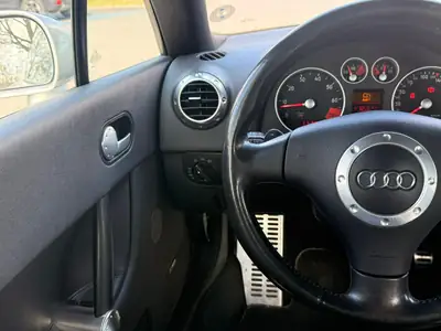 Audi TT Coupé 3.2 quattro — Sportive iconique, 250 ch et transmission automatique — Thumbnail 15
