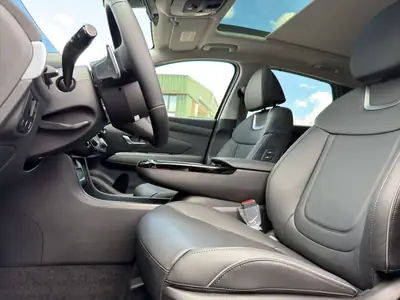 Hyundai Tucson 1.6 TGDI HEV Swiss Edition 4WD — SUV hybride essence, 15 km seulement — Miniature 10