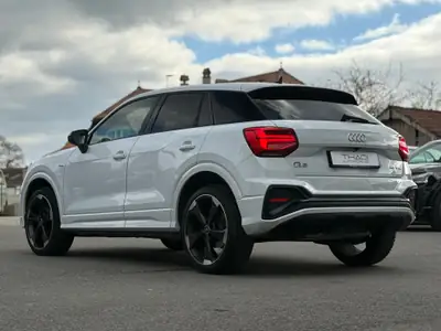 Audi Q2 35 TFSI S line — Compact SUV premium, 1er main, entretien Audi complet — Thumbnail 8