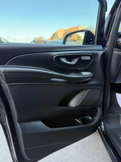 Mercedes-Benz V 250 d Avantgarde — Monospace 8 places, 4Matic, entretien suivi — Thumbnail 14