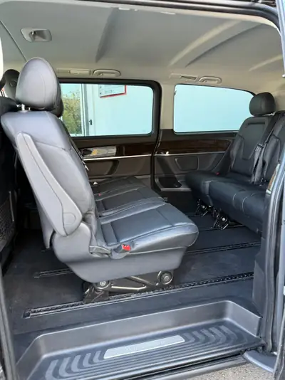 Mercedes-Benz V 250 d Avantgarde — Monospace 8 places, 4Matic, entretien suivi — Thumbnail 18