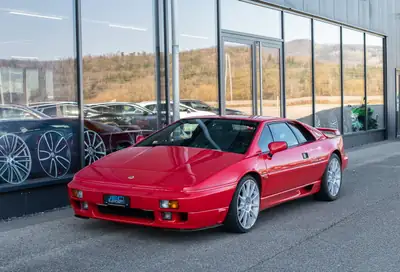 Lotus Esprit 2.2 Turbo SE Targa — Légende sportive des années 90, état concours — side view