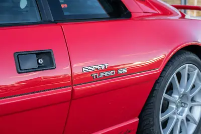 Lotus Esprit 2.2 Turbo SE Targa — Légende sportive des années 90, état concours — detail