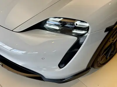Porsche Taycan 4S Cross Turismo — Électrique haute performance, 56 000 km seulement — Innenraum
