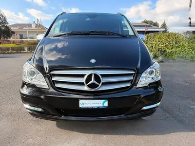 Mercedes-Benz Viano 3.0 CDI — Monospace 8 places, motorisation robuste et équipements premium — rear view