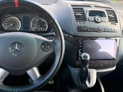Mercedes-Benz Viano 3.0 CDI — Monospace 8 places, motorisation robuste et équipements premium — Thumbnail 15