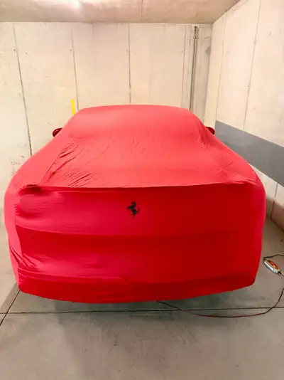 Ferrari California T — Cabriolet V8 560 ch, rouge Rosso Corsa, 9 500 km seulement — Heckansicht