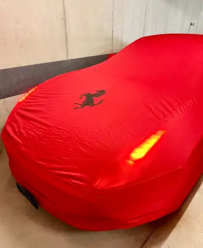 Ferrari California T — Cabriolet V8 560 ch, rouge Rosso Corsa, 9 500 km seulement — Innenraum