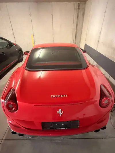 Ferrari California T — Cabriolet V8 560 ch, rouge Rosso Corsa, 9 500 km seulement — Miniatur 9