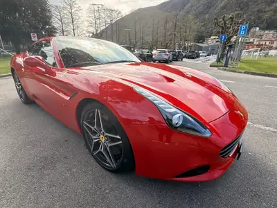 Ferrari California T — Cabriolet V8 560 ch, rouge Rosso Corsa, 9 500 km seulement — Miniatur 12