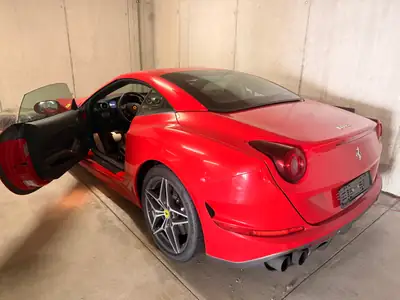 Ferrari California T — Cabriolet V8 560 ch, rouge Rosso Corsa, 9 500 km seulement — Miniatur 14