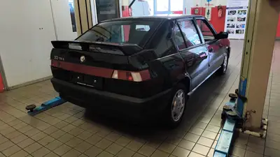 Alfa Romeo 33 1.7 IE 16V — Classique italien des années 90, moteur performant — Miniature 8