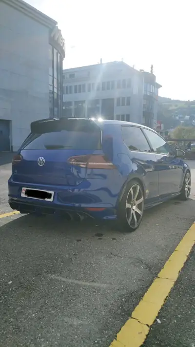 VW Golf 7 R 360 ch — Performance tuning APR, 4Motion intégral, occasion rare — side view
