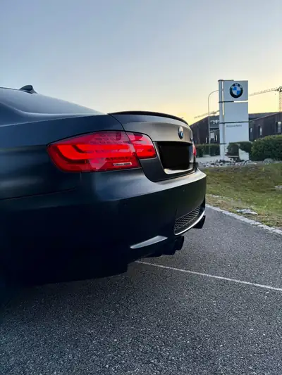 BMW M3 E92 Coupé Competition — Icône sportive Frozen Black, 63'000 km seulement — Miniatura 8