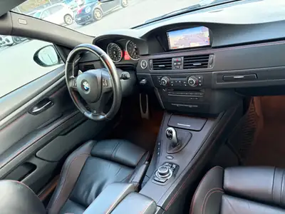 BMW M3 E92 Coupé Competition — Icône sportive Frozen Black, 63'000 km seulement — Miniatura 11
