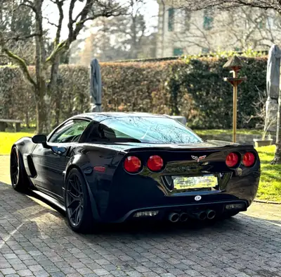 Chevrolet Corvette Z06 — Légendaire muscle car américain, 512 ch et package carbone — Heckansicht