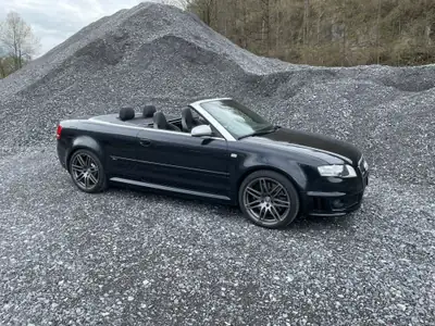 Audi RS4 Cabriolet 4.2 V8 quattro — Cabriolet sportif de prestige, seulement 68'700 km — vista posteriore