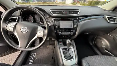Nissan Qashqai 1.6 dCi Tekna — SUV compact diesel, toit panoramique, 1 seul propriétaire — Miniatur 13