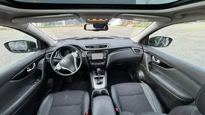Nissan Qashqai 1.6 dCi Tekna — SUV compact diesel, toit panoramique, 1 seul propriétaire — Miniatur 16